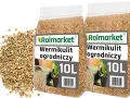 Dwie torby wermikulitu ogrodniczego Rolmarket 10L obok garści produktu. Idealny do poprawy struktury gleby.